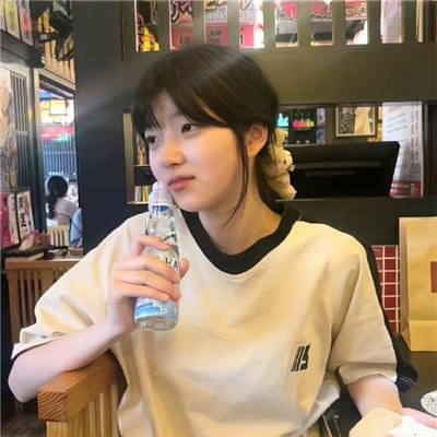 内心强大的美女白川